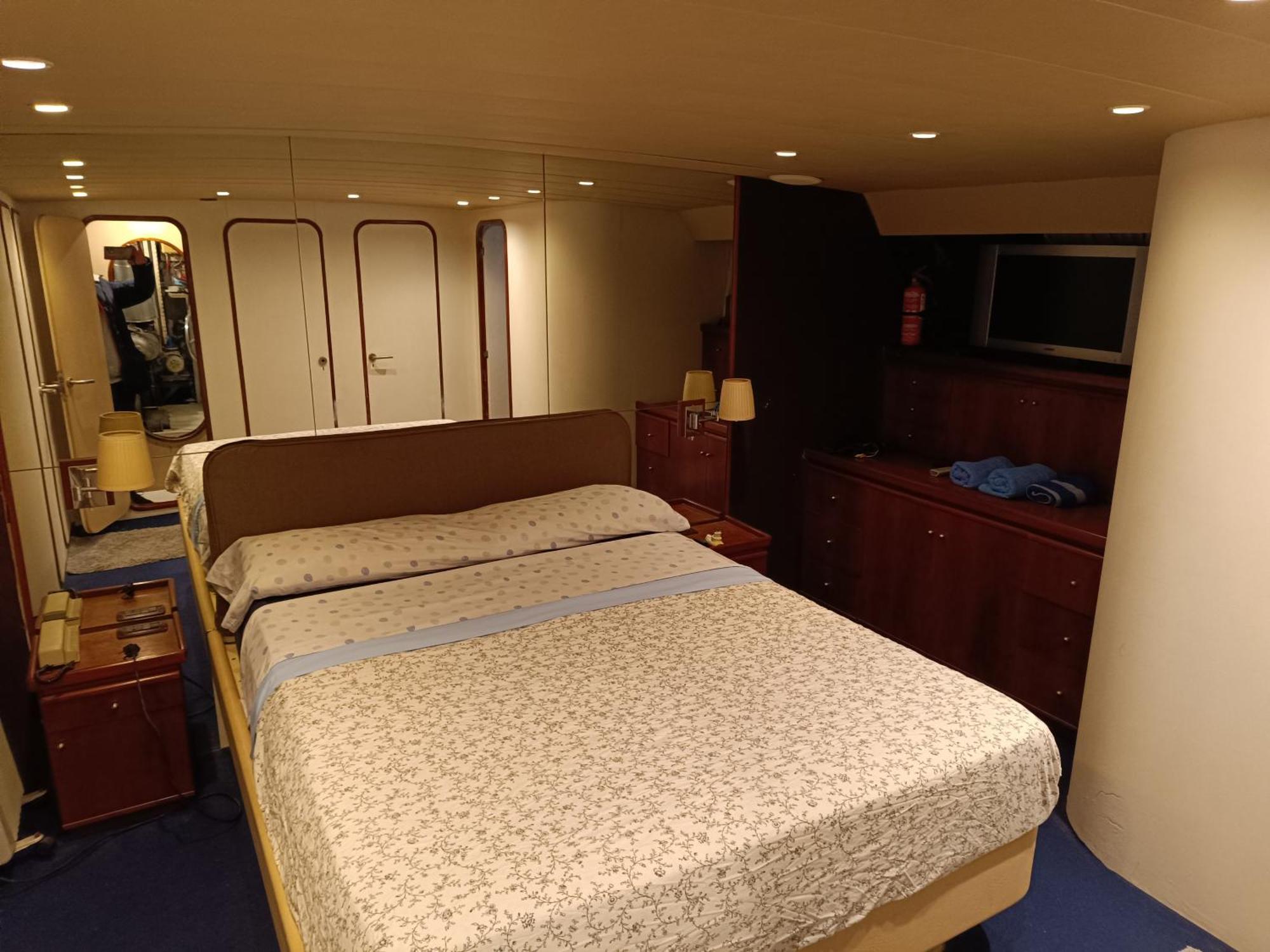Готель Amazing Boat To Sleep In Barcelona Сан-Адріа-де-Бесос Екстер'єр фото